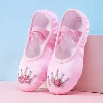 Детская танцевальная обувь на мягкой подошве, для занятий балетом с атласной вышивкой 